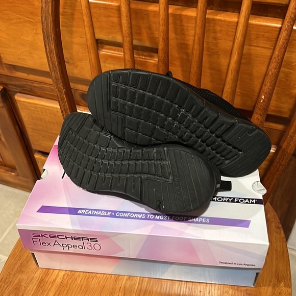 Skechers Flex Appeal 3.0 With Air-Cooled Memory Foam - Picture 9 of 12